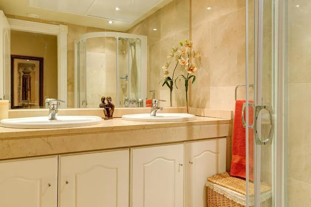Frontline Beach Apartment - Sinfonia Del Mar Estepona